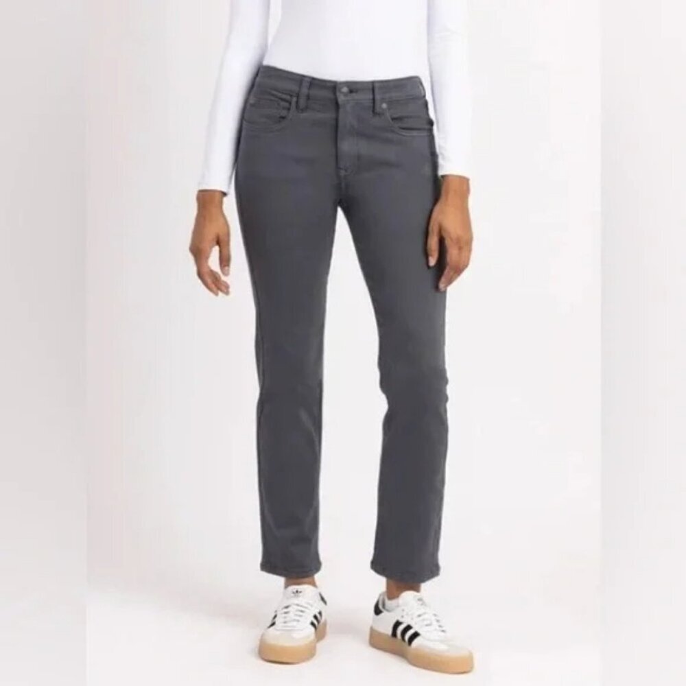 NWT Bootlegger, size 28Wx32L black slim Fit straight leg denim jeans